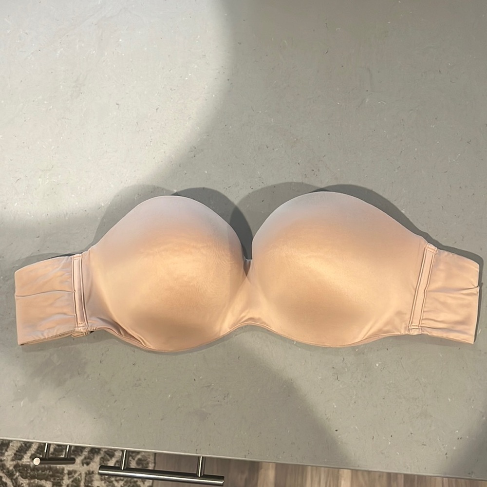Victoria Secret- Strapless Bra